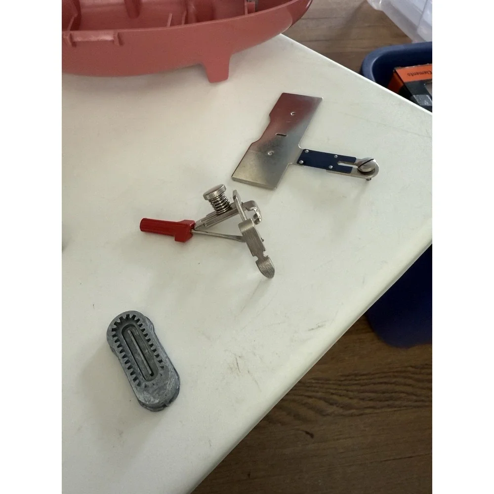 VNTG 1960s Singer Button Holder‎ Untested
